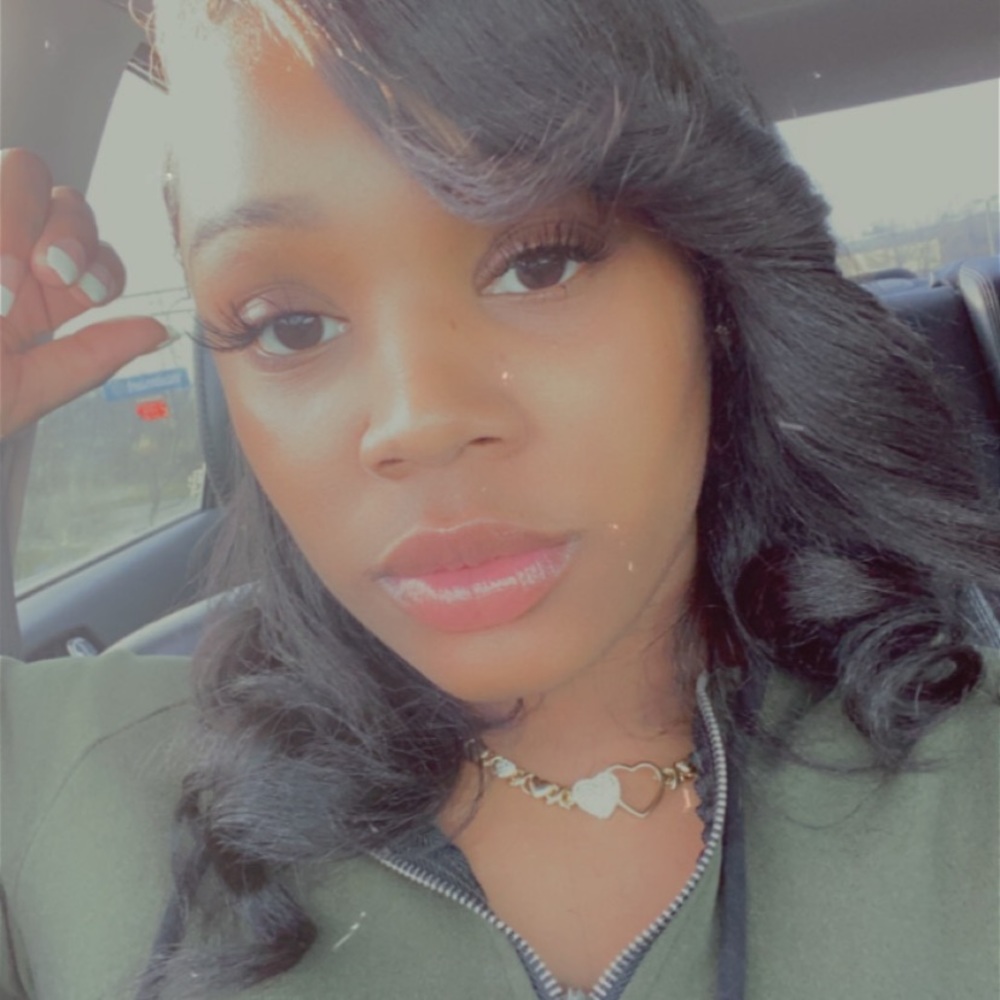 Meet your Posher, Falicia